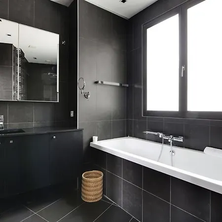 Pick A Flat's In Montaigne - Cour 1er *