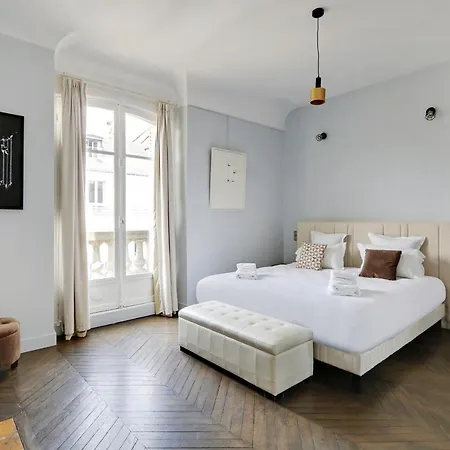 Pick A Flat's In Montaigne - Cour 1er *