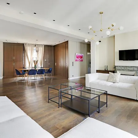 Pick A Flat's In Montaigne - Cour 1er *