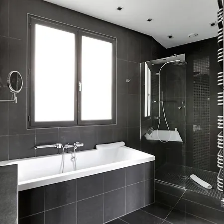 Pick A Flat's In Montaigne - Cour 1er *